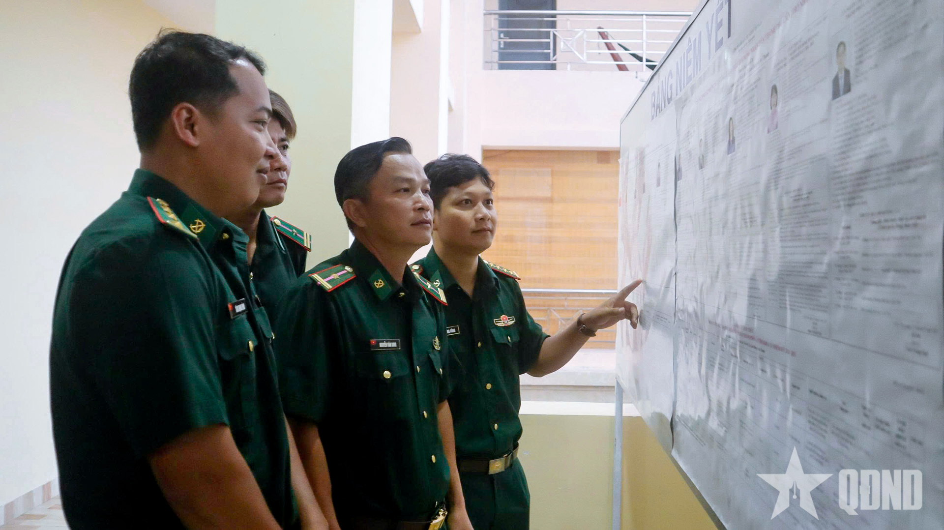 Cử tri lực lượng BĐBP TP Cần Thơ bỏ phiếu sớm bầu cử đại biểu Quốc hội và HĐND các cấp